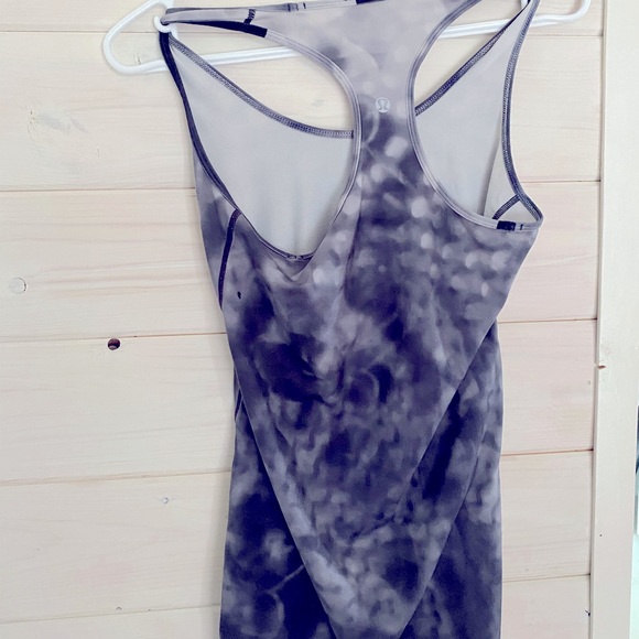 Lululemon tank - Picture 1 of 2